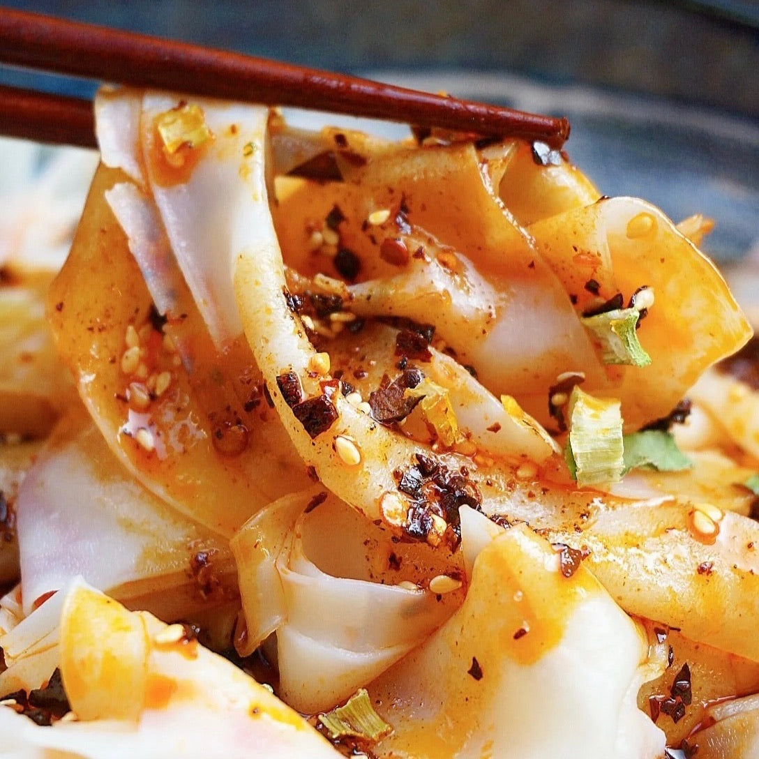 Sichuan Mianpi Noodles in Red Oil & Mala Spicy Sauce 110g - Akuan