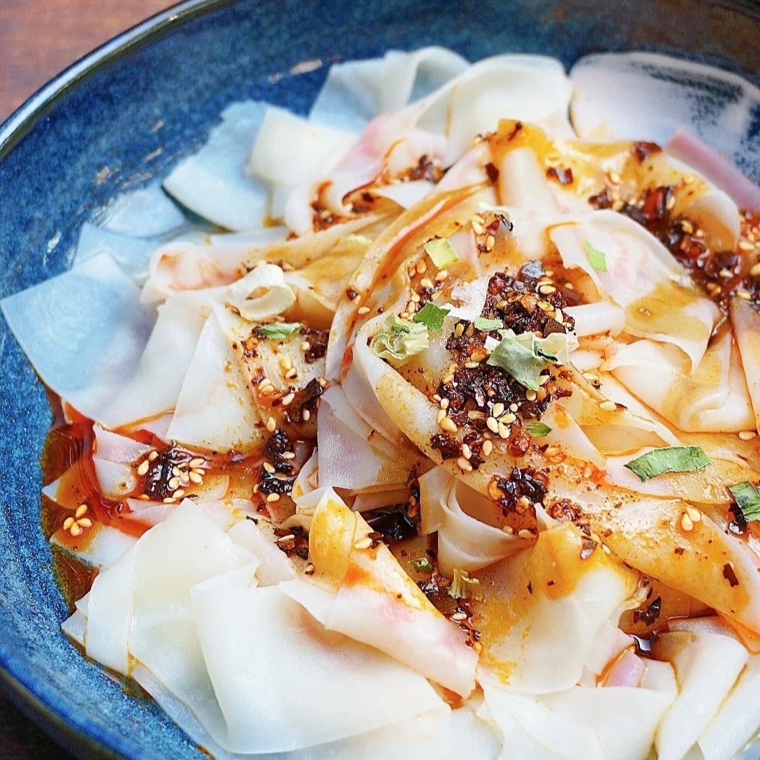 Sichuan Mianpi Noodles in Red Oil & Mala Spicy Sauce 110g - Akuan