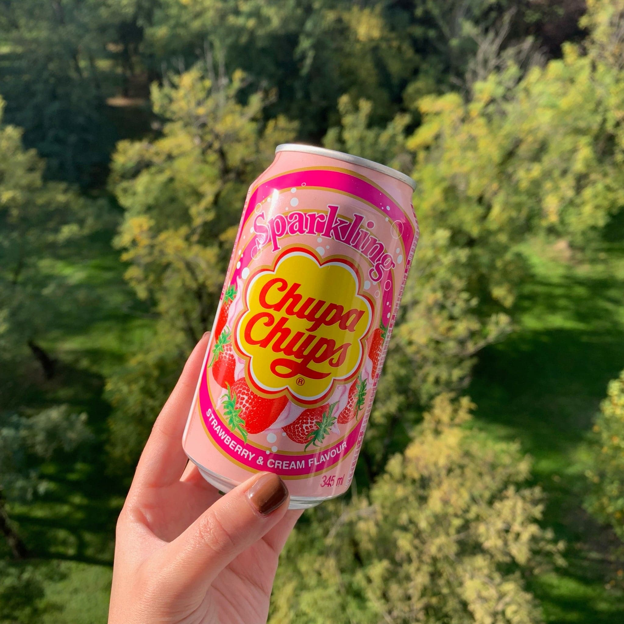 Sparkling Strawberry Cream Soda 345ml - Chupa Chups
