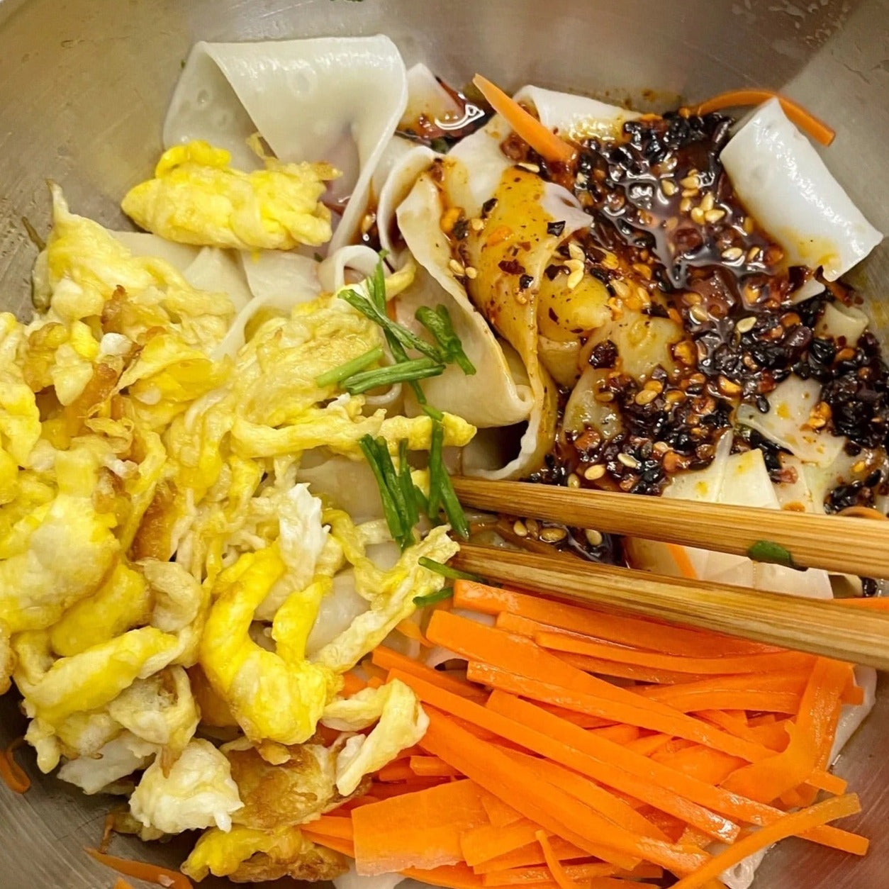 Sichuan Mianpi Noodles in Red Oil & Mala Spicy Sauce 110g - Akuan