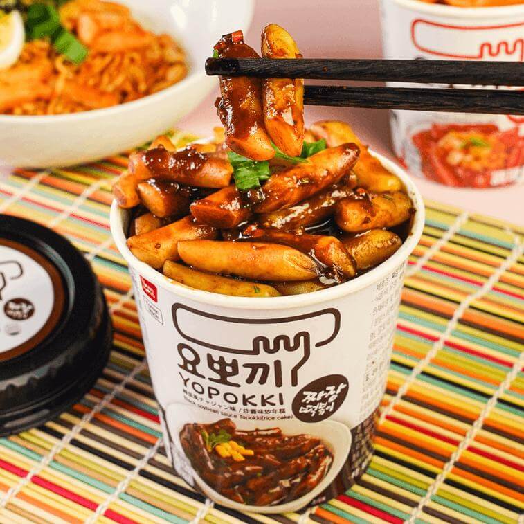 Jjajang Tteokbokki Rice Cakes Cup 120g - Yopokki